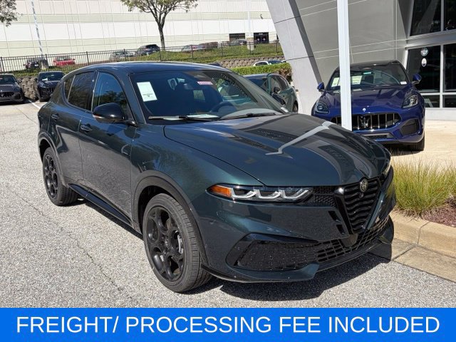 New 2026 Alfa Romeo Tonale w/ Black Premium Package AWD/4WD image 1