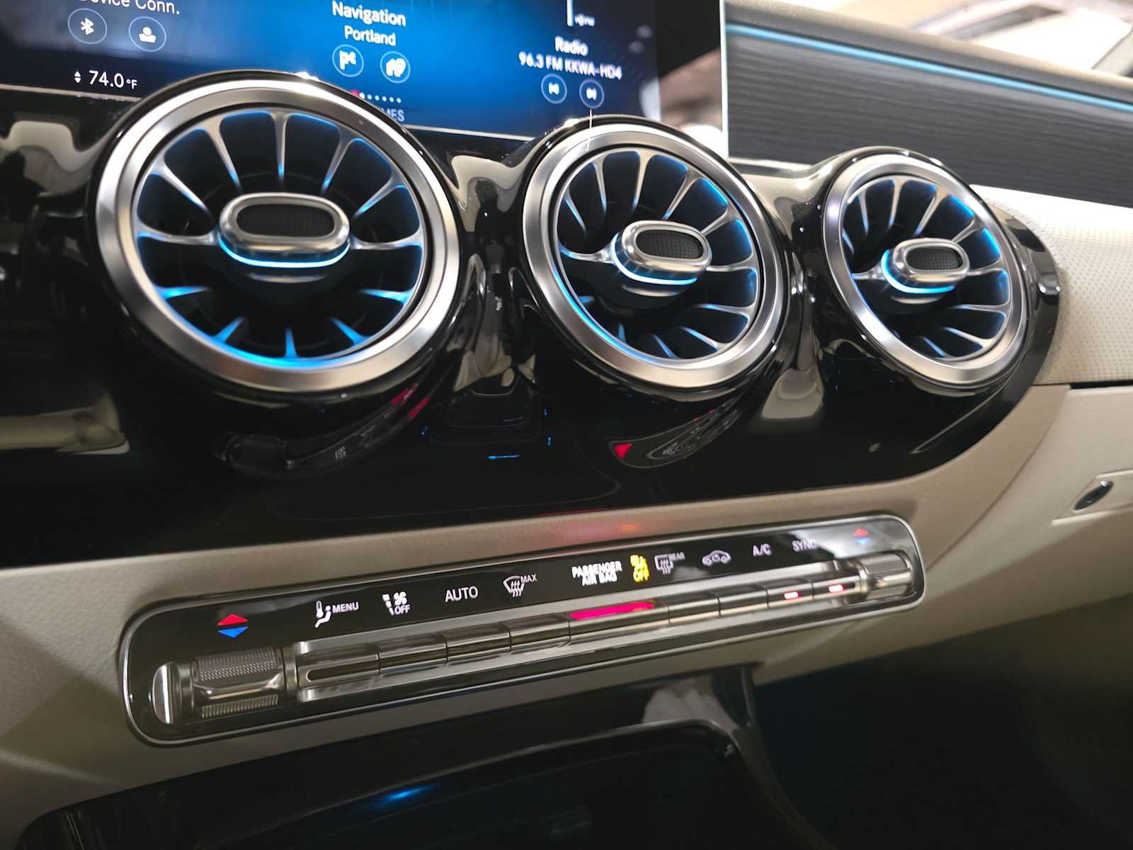 Used 2019 Mercedes-Benz A 220 4MATIC image 32