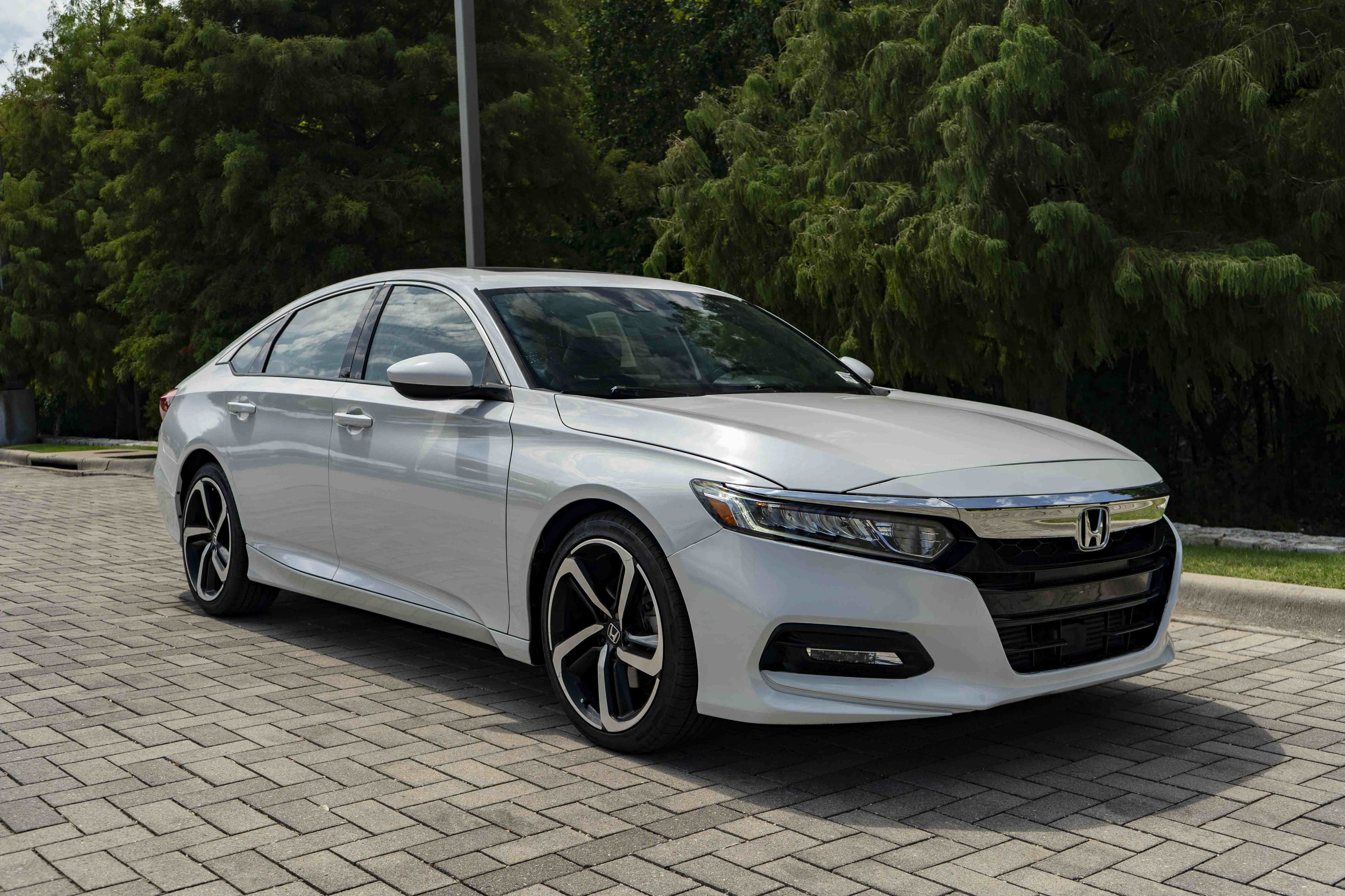 Used 2020 Honda Accord Sport image 2