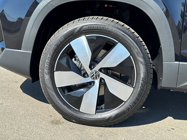 New 2025 Volkswagen Taos S image 9