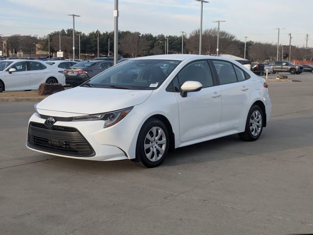 Used 2025 Toyota Corolla LE image 10