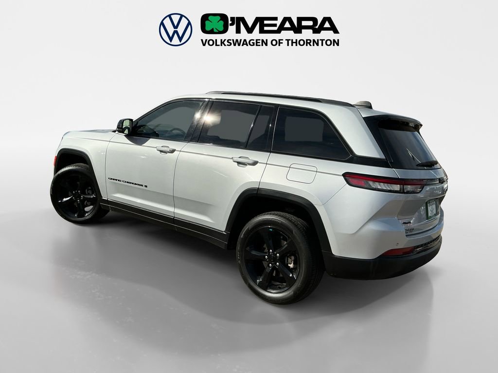 Used 2023 Jeep Grand Cherokee Altitude image 3