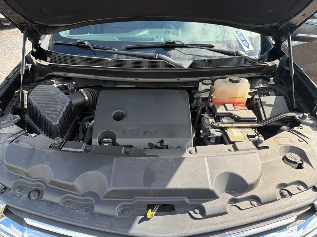 Used 2022 Chevrolet Traverse LT image 32