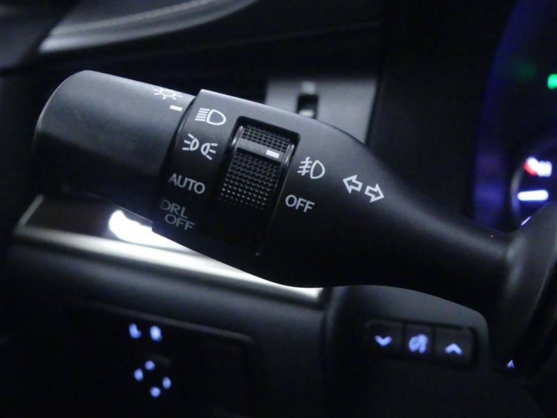 Used 2017 Lexus ES 300h w/ Luxury Package FWD image 19