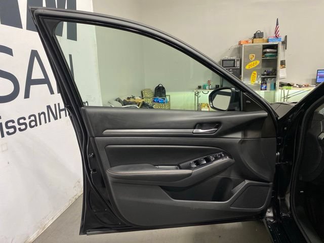 Certified 2024 Nissan Altima 2.5 SR w/ SR Premium Package AWD/4WD image 9