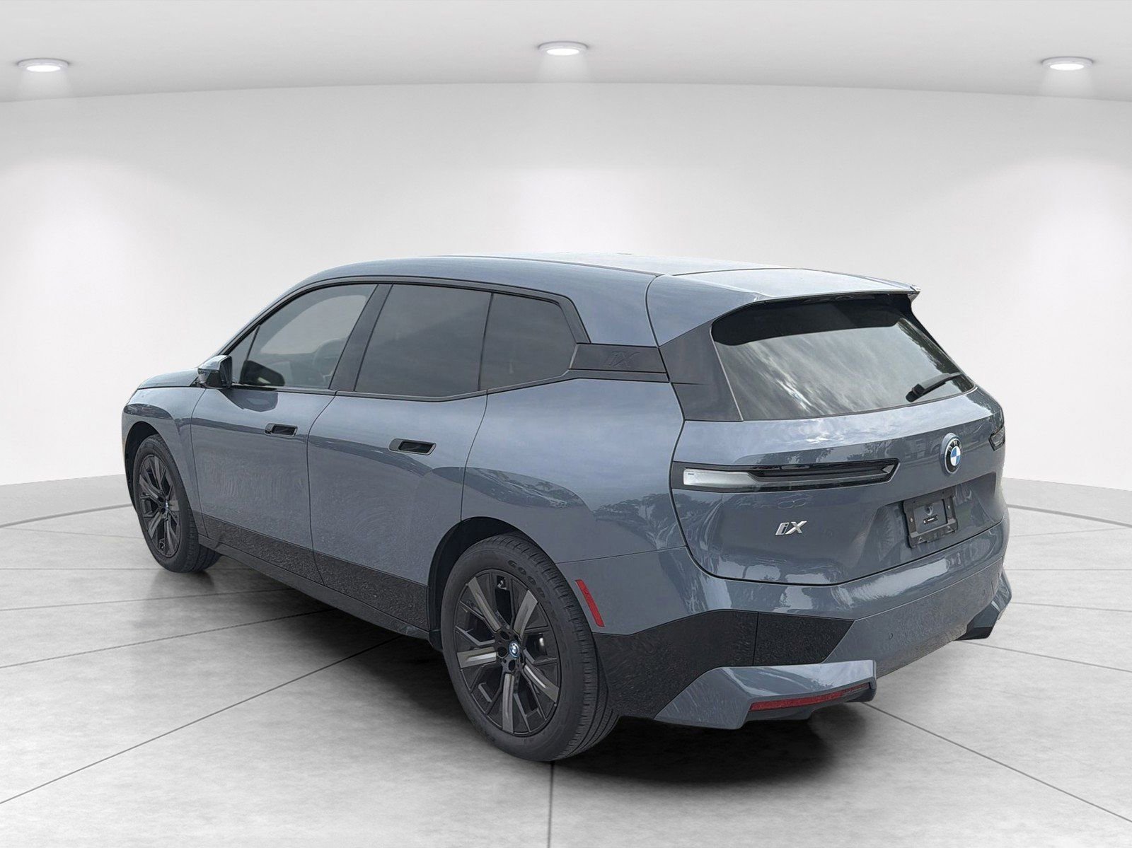 Certified 2024 BMW iX xDrive50 w/ Sport Package AWD/4WD image 6