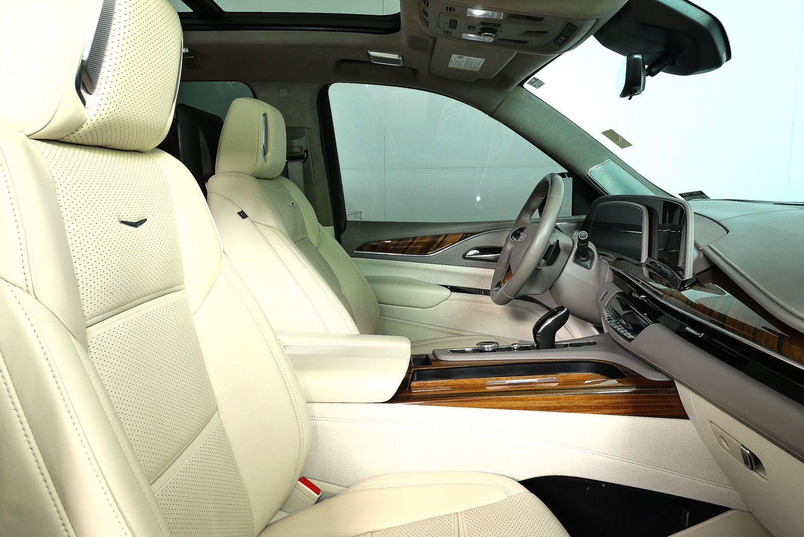 Used 2023 Cadillac Escalade ESV Sport Platinum AWD/4WD image 22