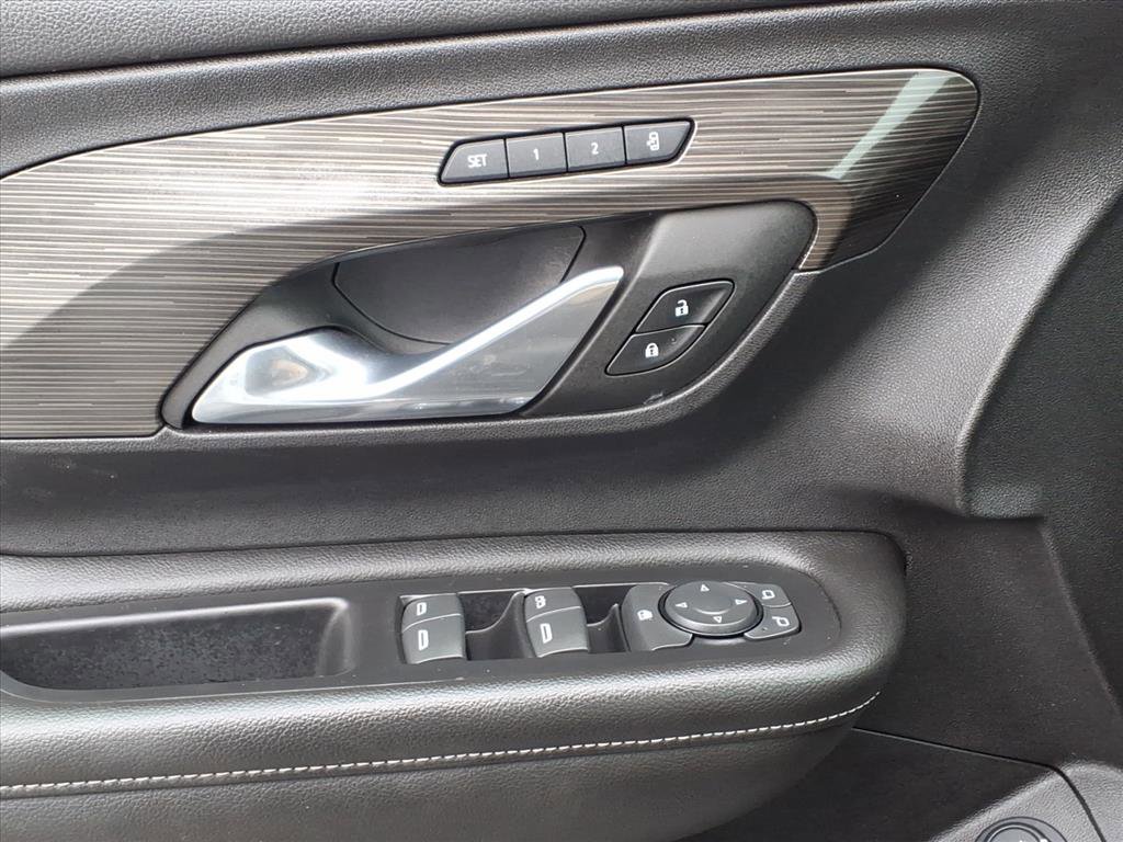 Used 2024 GMC Terrain SLT image 24