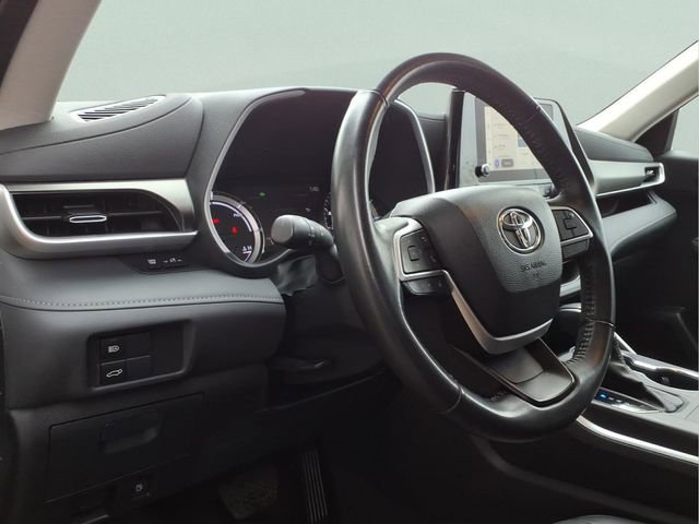 Used 2023 Toyota Highlander XLE image 13