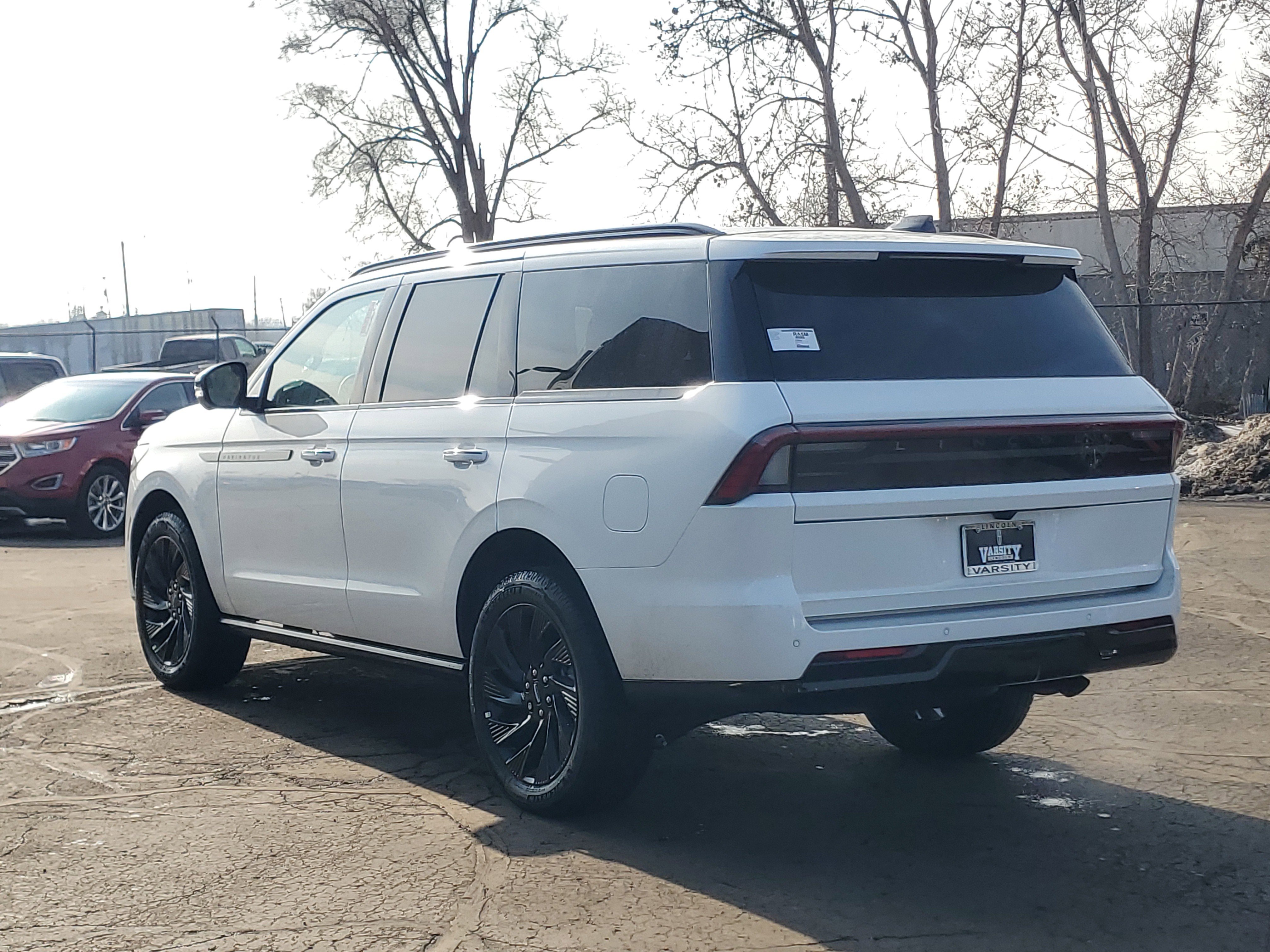 New 2026 Lincoln Navigator Reserve w/ Jet Appearance Package image 3
