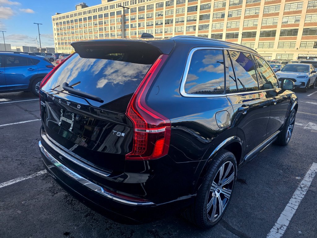 Certified 2025 Volvo XC90 T8 Plus w/ Protection Package Premier AWD/4WD image 5