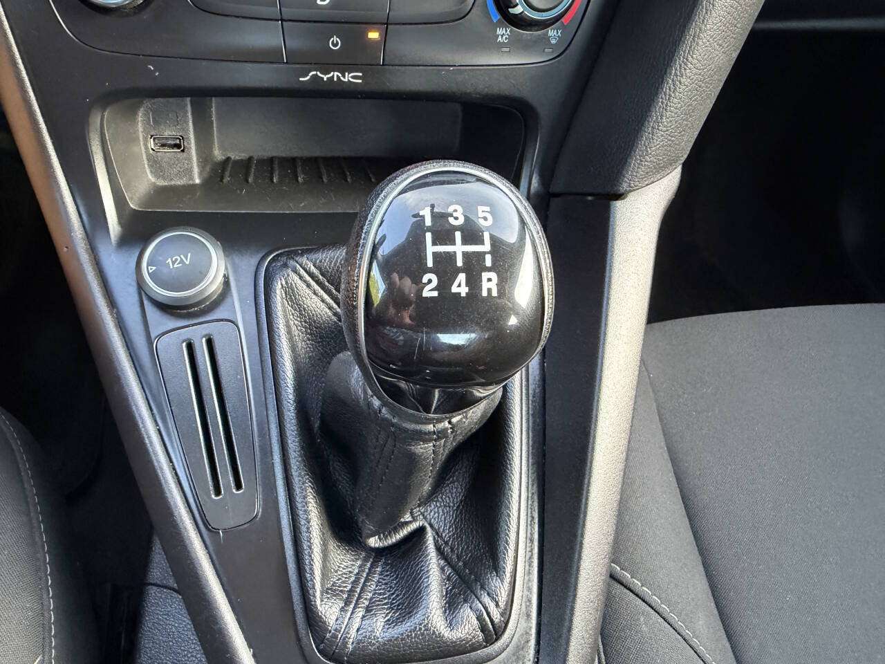 Used 2018 Ford Focus S FWD image 16