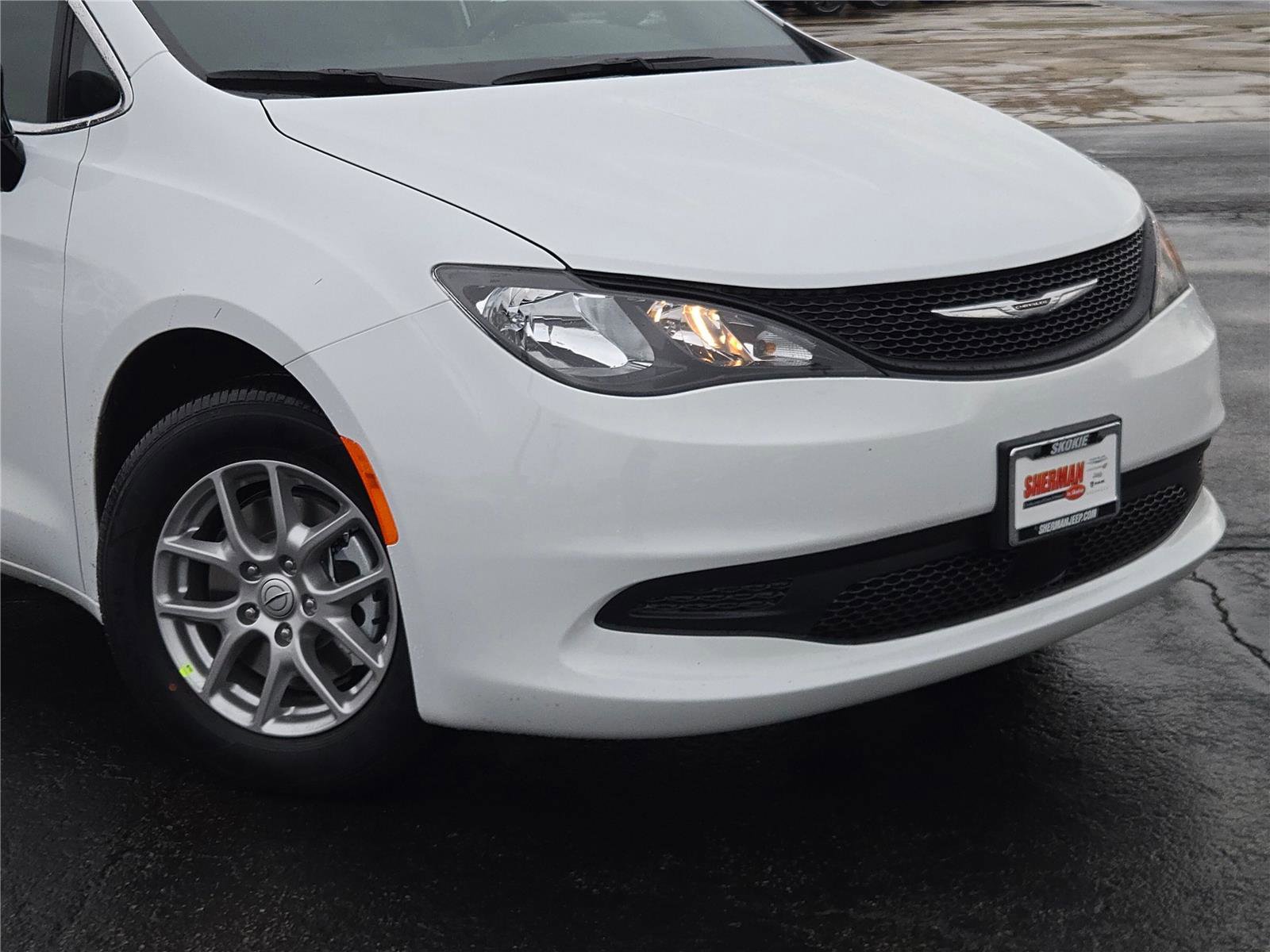 New 2026 Chrysler Voyager LX image 2