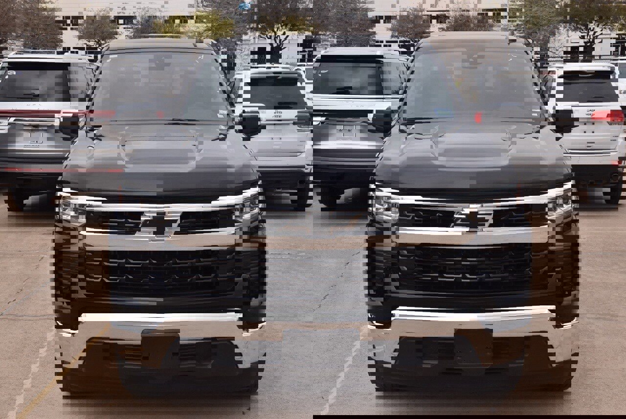 Used 2025 Chevrolet Silverado 1500 LT w/ Texas Edition Plus image 3