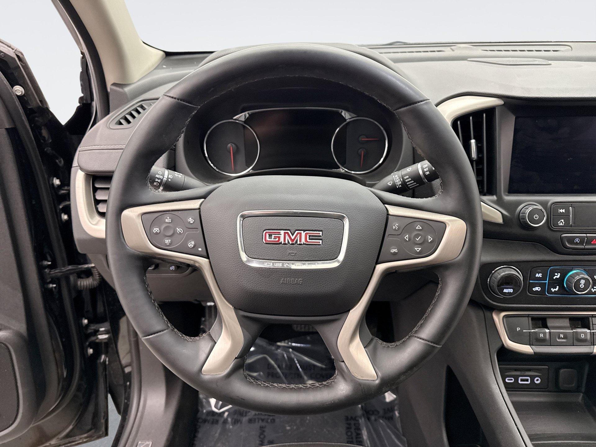 Used 2023 GMC Terrain Denali w/ Black Diamond Edition AWD/4WD image 12