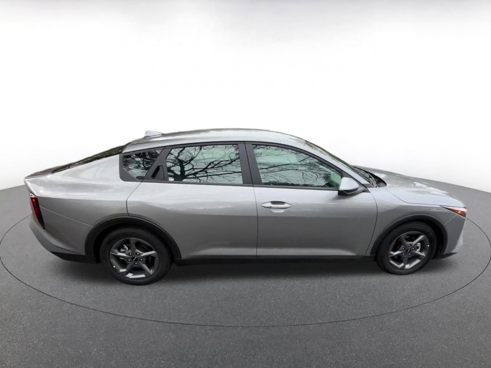 Used 2025 Kia K4 LXS image 16