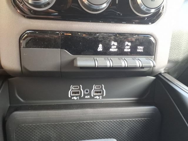 New 2026 RAM 1500 Express AWD/4WD image 8