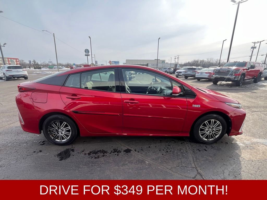 Used 2017 Toyota Prius Prime Advanced image 6