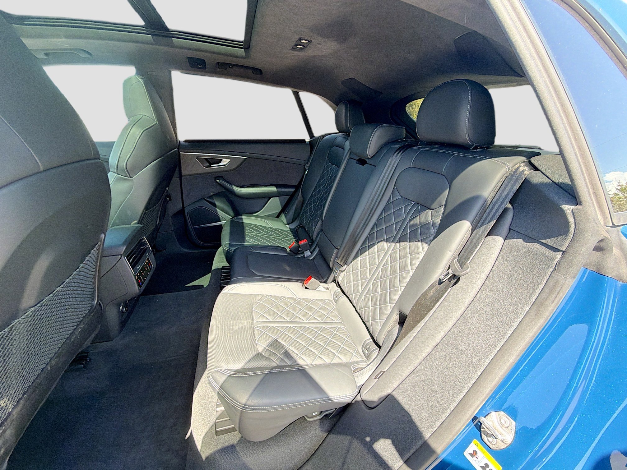 Used 2024 Audi SQ8 Prestige image 22