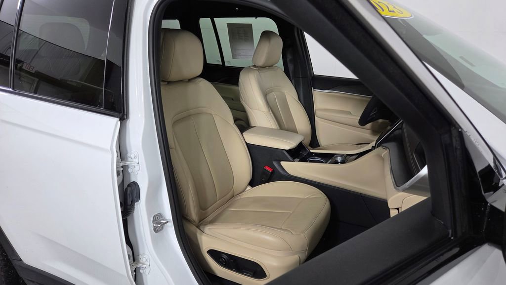 Used 2023 Jeep Grand Cherokee Limited w/ Luxury Tech Group II image 39