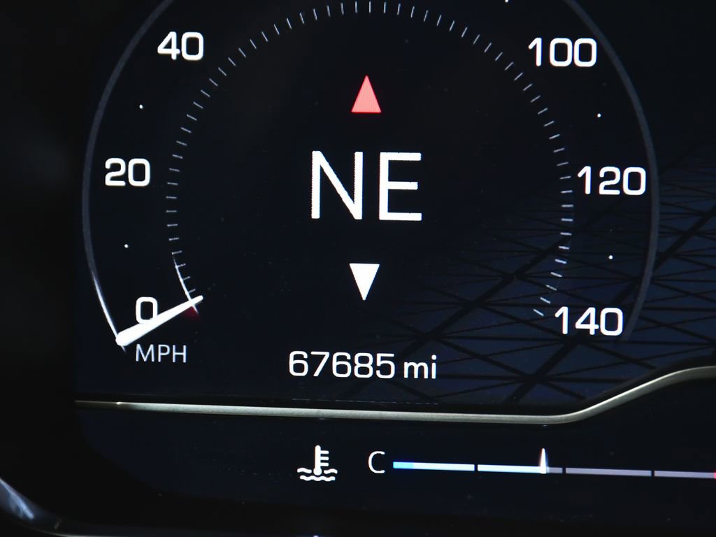 Used 2023 GMC Yukon XL SLT w/ SLT Premium Package image 20