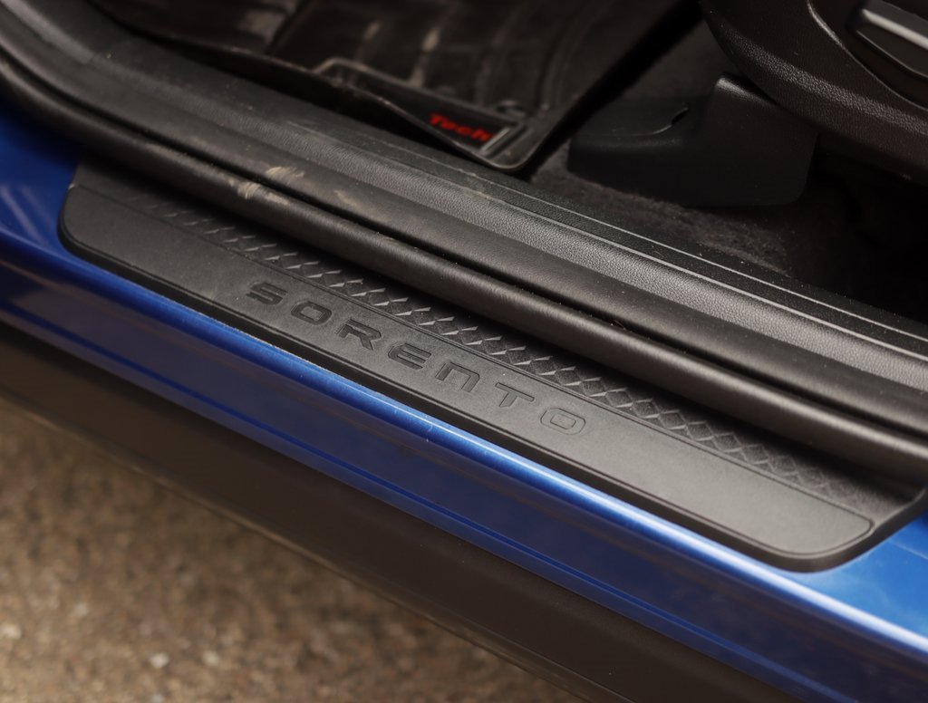 Used 2023 Kia Sorento S w/ Panoramic Sunroof Package image 23