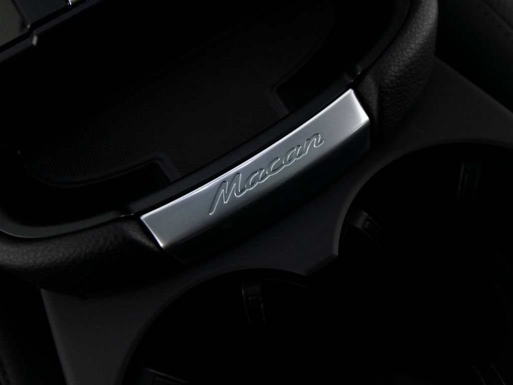 Certified 2026 Porsche Macan S AWD/4WD image 29