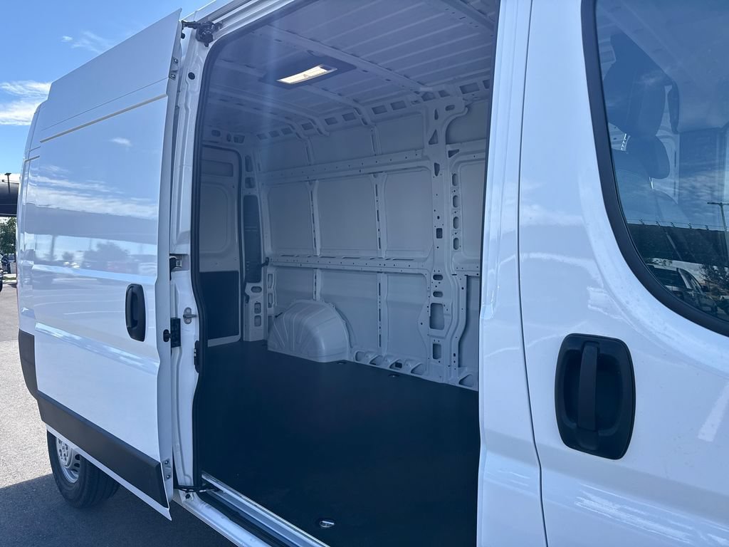 New 2027 RAM ProMaster 2500 w/ Convenience Group FWD image 22