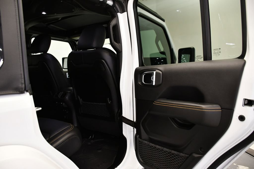 Used 2025 Jeep Wrangler Sahara image 47
