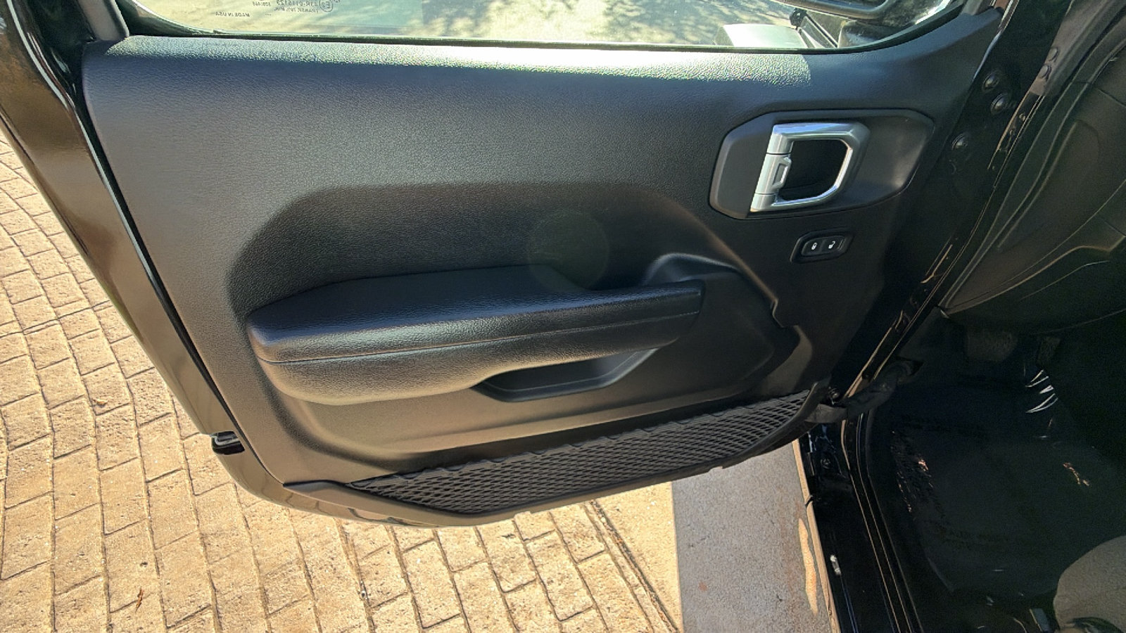 Used 2025 Jeep Wrangler Unlimited Sport AWD/4WD image 14