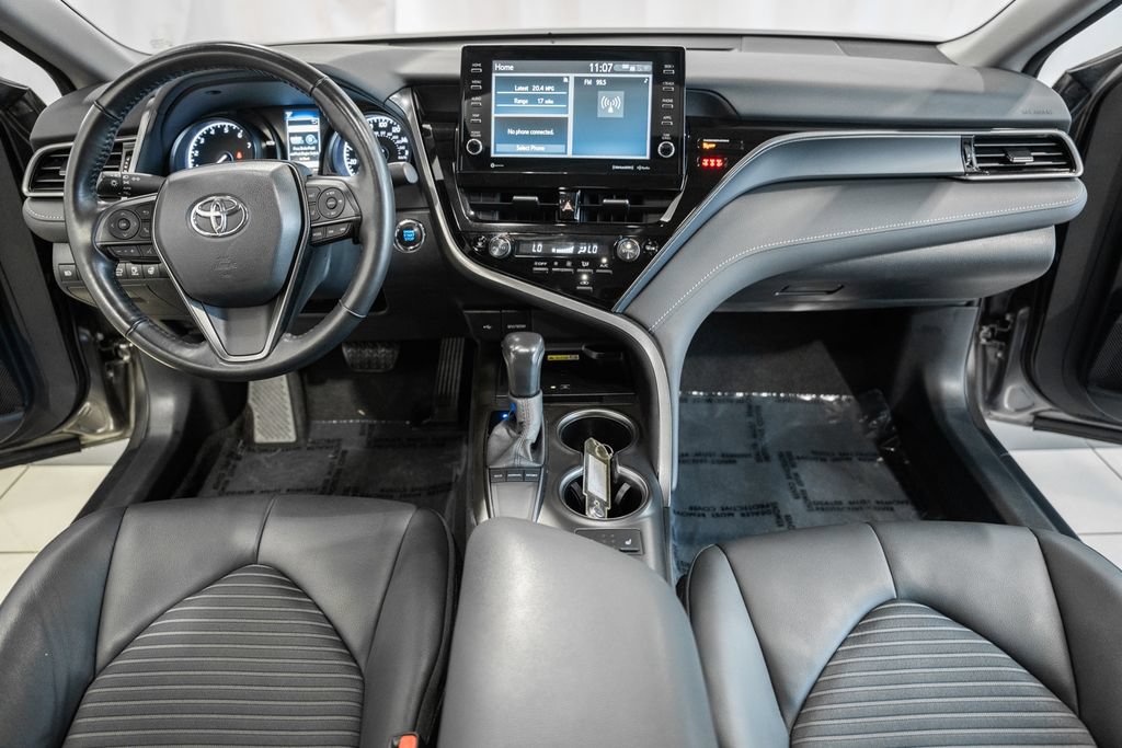 Used 2024 Toyota Camry SE w/ Cold Weather Package FWD image 17