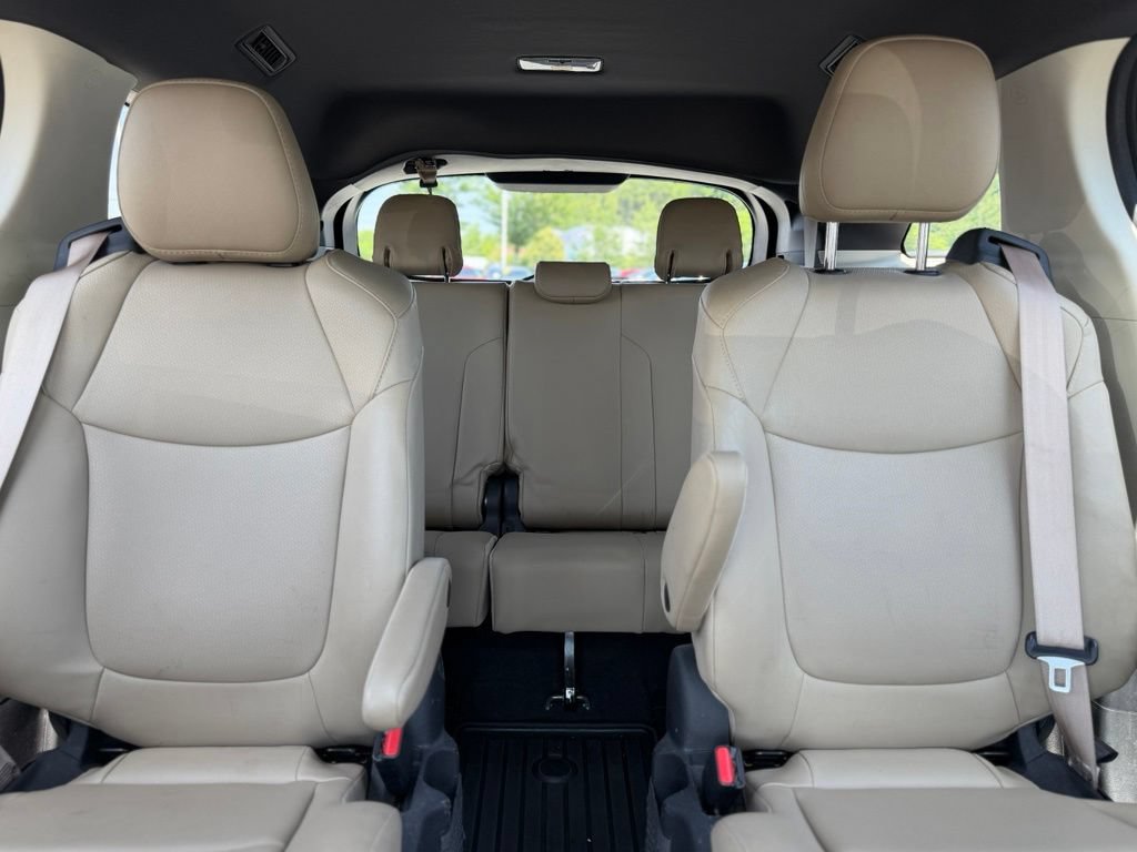 Used 2021 Toyota Sienna XLE AWD/4WD image 21