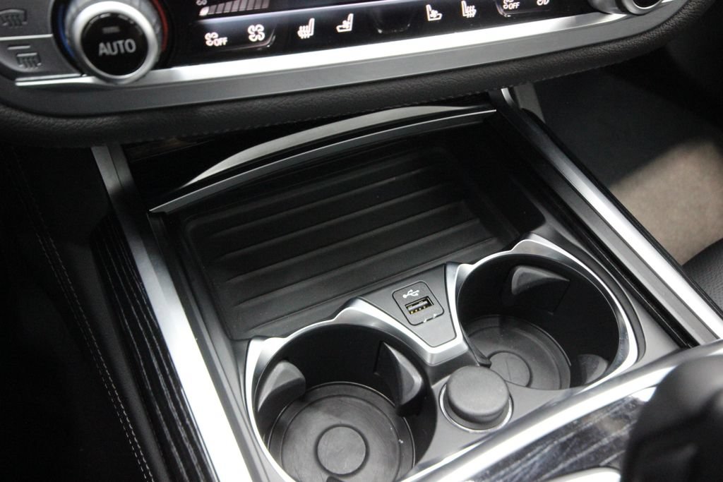 Used 2022 BMW 740i xDrive w/ Premium Package AWD/4WD image 32