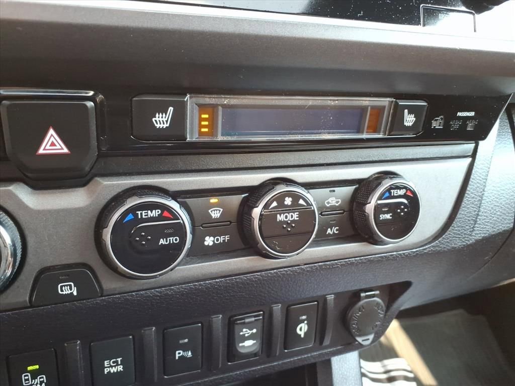 Used 2017 Toyota Tacoma TRD Off-Road image 24