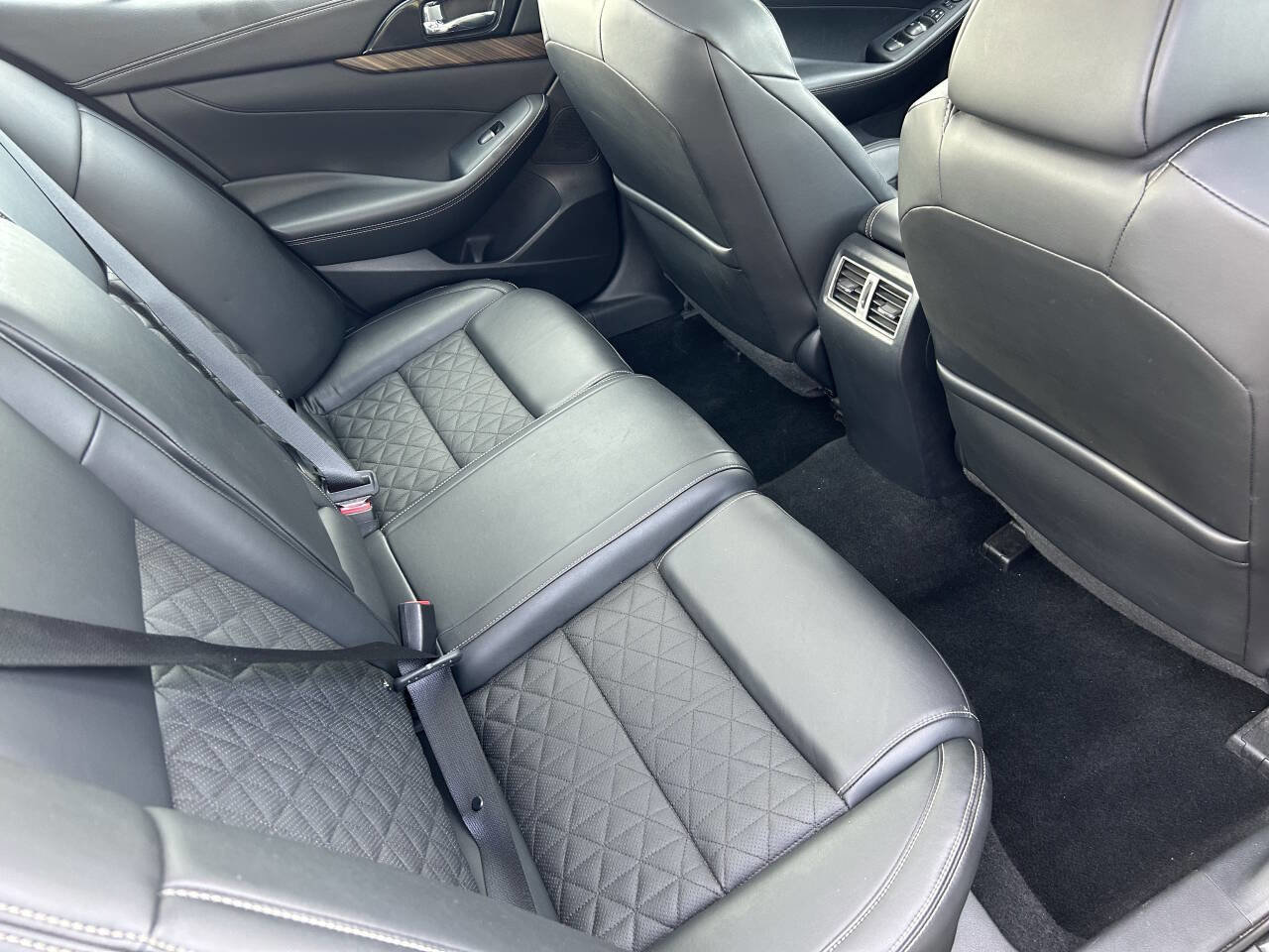 Used 2017 Nissan Maxima Platinum image 10