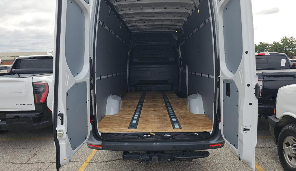 Used 2023 Mercedes-Benz Sprinter 2500 image 4