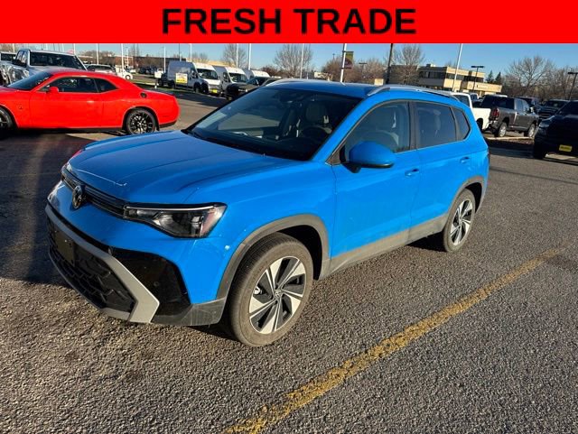 Used 2025 Volkswagen Taos SE AWD/4WD image 3