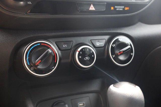Used 2021 Hyundai Venue SE FWD image 12