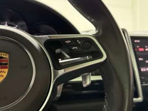 Used 2018 Porsche Cayenne Platinum Edition image 21