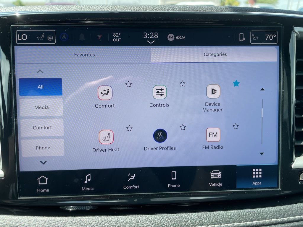 New 2026 Chrysler Pacifica Select image 32