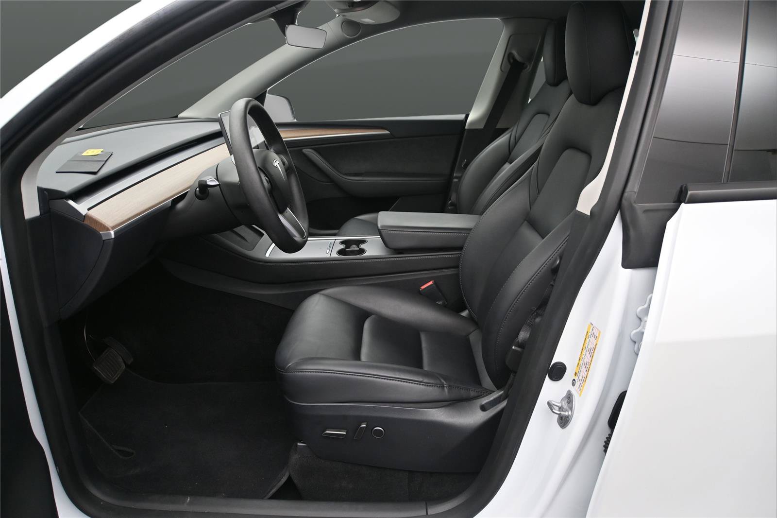 Used 2024 Tesla Model Y Long Range AWD/4WD image 7