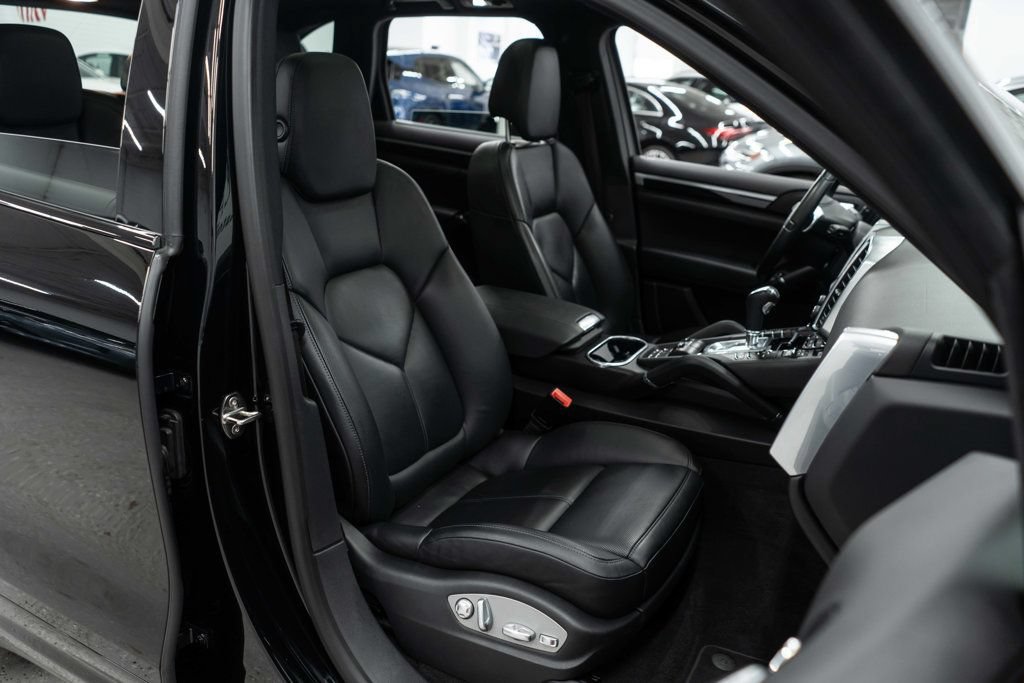 Used 2014 Porsche Cayenne S AWD/4WD image 11