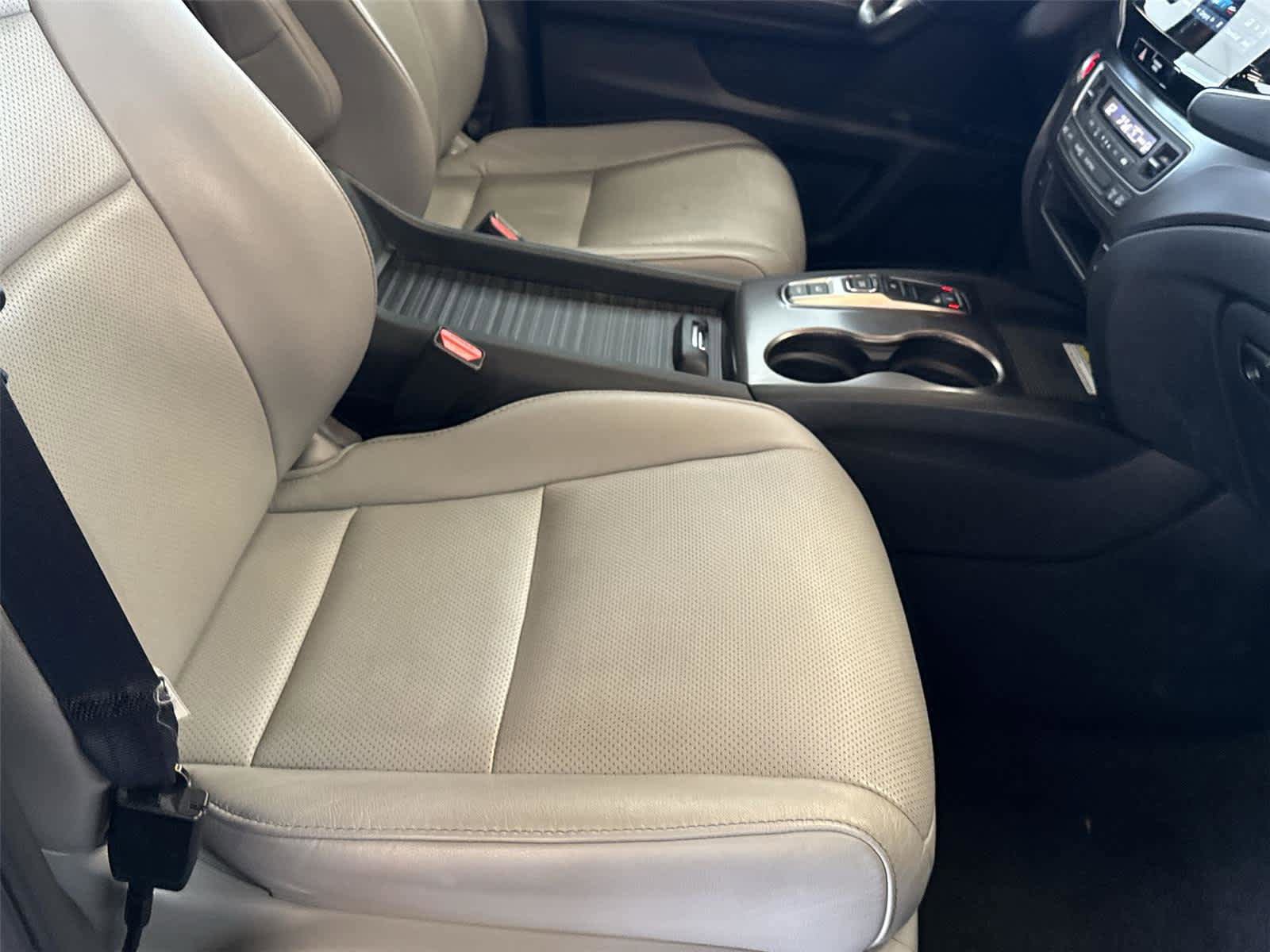 Used 2023 Honda Passport EX-L image 18