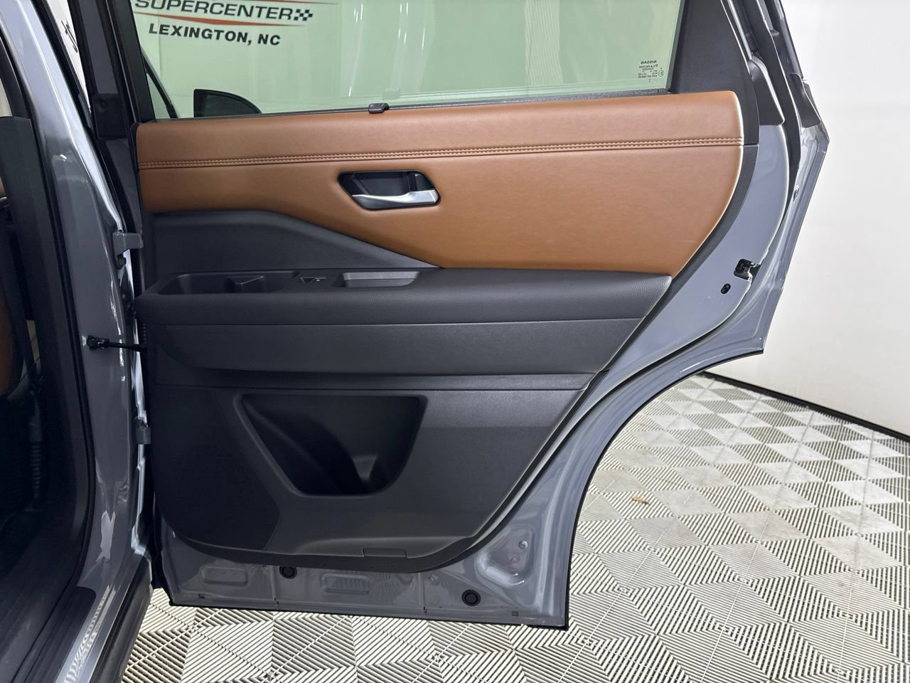 Used 2025 Nissan Pathfinder Platinum w/ Cargo Package FWD image 30