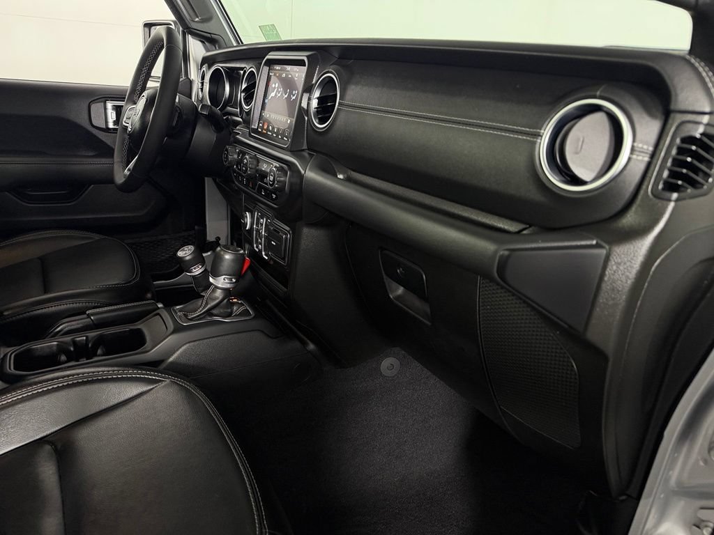 Used 2023 Jeep Wrangler Unlimited Sahara AWD/4WD image 23