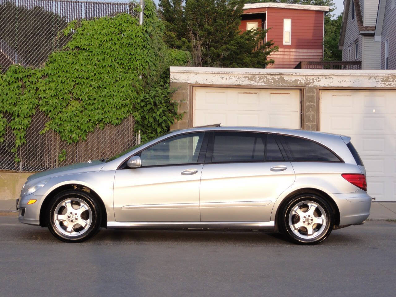 Used 2006 Mercedes-Benz R 350 4MATIC image 7
