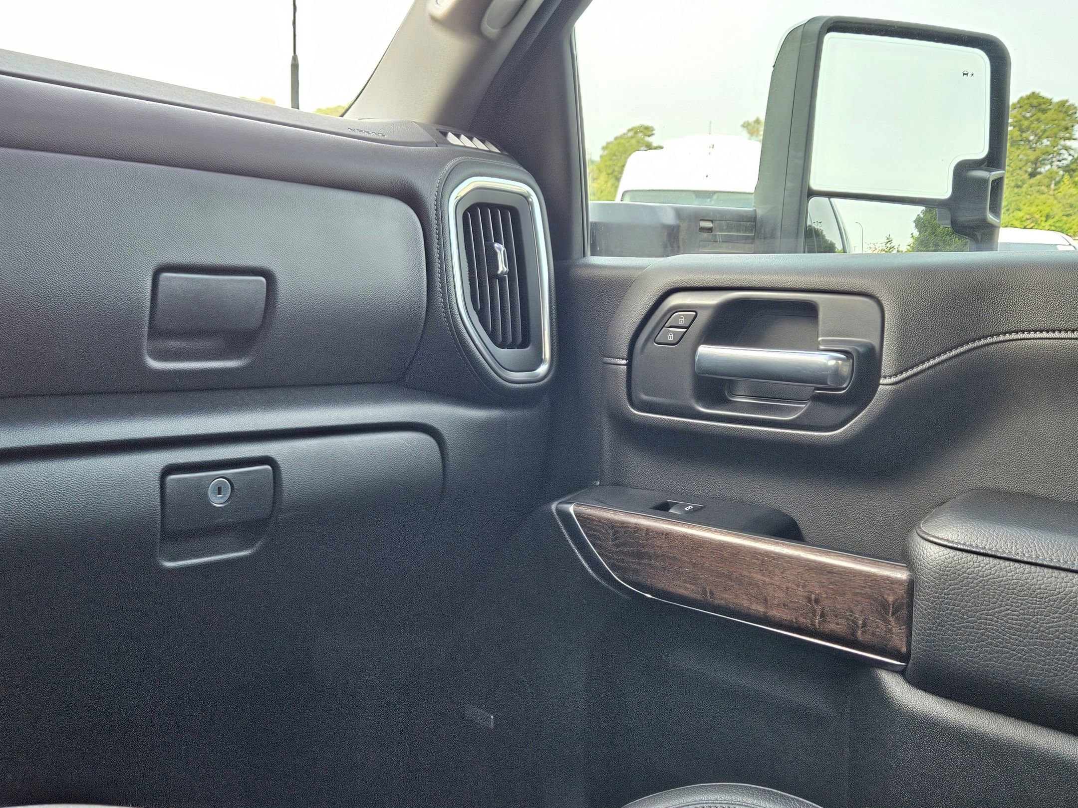 Used 2023 GMC Sierra 3500 Denali image 11