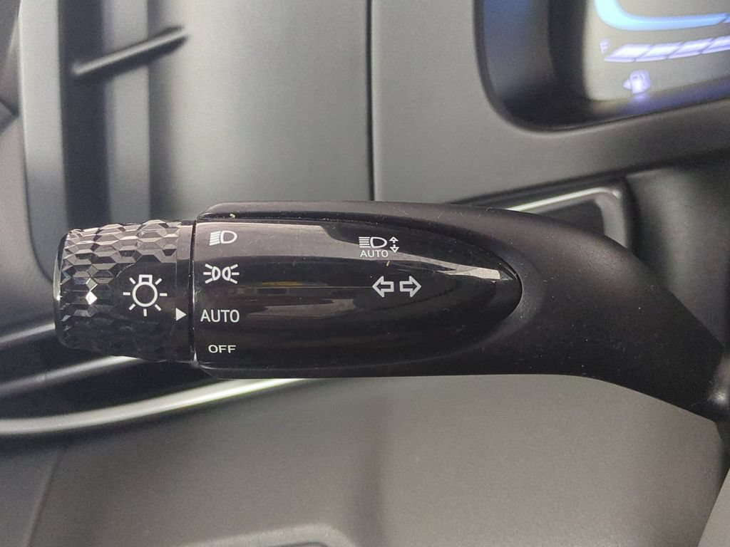 Used 2025 Hyundai Elantra SE FWD image 27