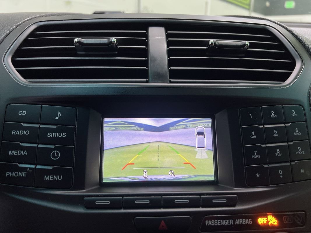 Used 2016 Ford Explorer XLT image 22