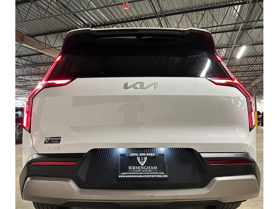 Used 2025 Kia EV9 Wind image 16